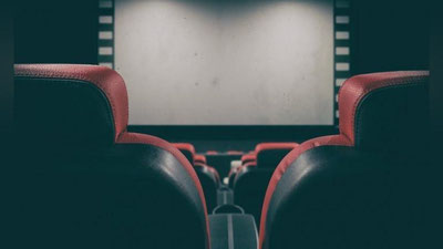 Изрображение 'В российских кинотеатрах начали "крутить" пиратское кино'