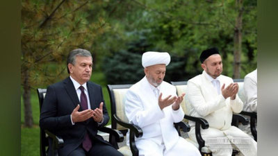 'Shavkat Mirziyoev Islom Karimov xotirasini yodga oldi'ning rasmi