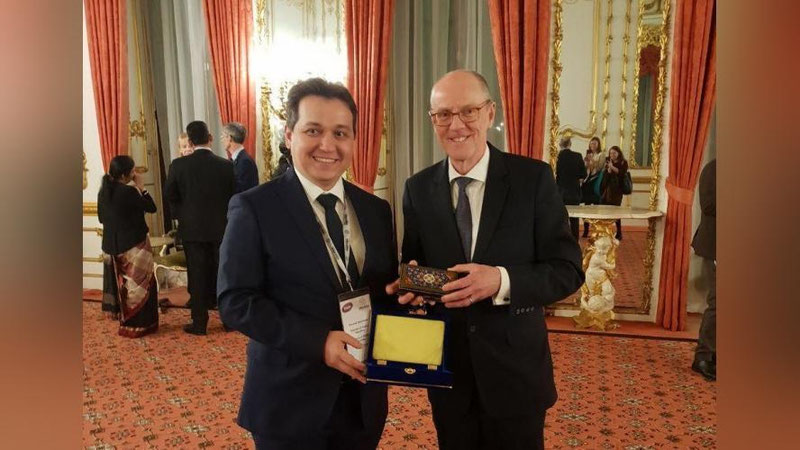 'Sherzod Shermatov Buyuk Britaniya ta`lim vaziri bilan uchrashdi'ning rasmi
