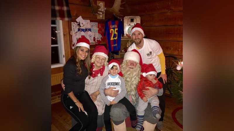 'МЕССИ ОИЛАСИ БИЛАН САНТА-КЛАУСНИНГ УЙИГА МЕҲМОНГА БОРДИ (ФОТО)'ning rasmi