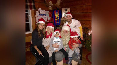 'МЕССИ ОИЛАСИ БИЛАН САНТА-КЛАУСНИНГ УЙИГА МЕҲМОНГА БОРДИ (ФОТО)'ning rasmi