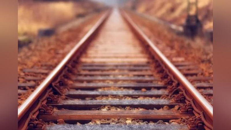 Изрображение 'Житель Ангрена погиб, попав под пассажирский поезд'