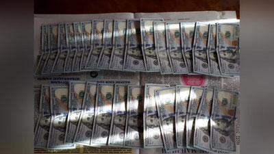 'Oliy ta`lim vazirligi xodimi 3 ming AQSh dollar pora bilan ushlandi'ning rasmi