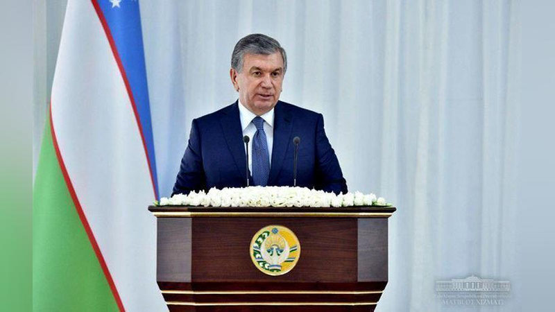 'Shavkat Mirziyoev to`y kortejini to`xtatib, kelin-kuyovni taksiga o`tqazib yuborgan Yoshlar ittifoqi raisini keskin tanqid qildi'ning rasmi