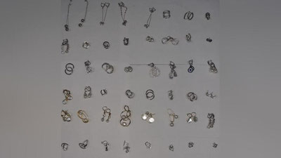 Изрображение 'В столичном аэропорту задержали гражданина с 1 кг ювелирных украшений'