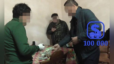 'Жиззахда декандан 100 минг АҚШ доллари пора олаётган институт масъули қўлга олинди'ning rasmi
