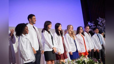 'AQSh tibbiyot fakulteti talabalari yangi o`quv yilidan boshlab bepul ta`lim oladilar 'ning rasmi