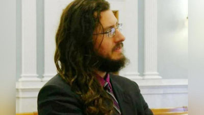 Изрображение 'В США РОДИТЕЛИ ЧЕРЕЗ СУД ВЫСЕЛИЛИ ИЗ ДОМА 30-ЛЕТНЕГО СЫНА'