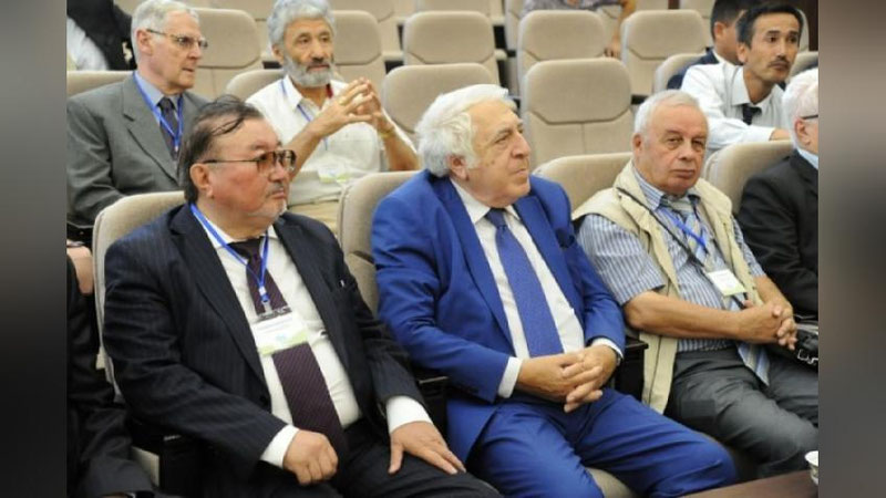 'O`zbek adabiyotini targ`ib qiluvchi xalqaro konferensiya ish boshladi'ning rasmi