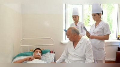 'Farg`onada janubiy koreyalik shifokorlar bemor bolalarni tibbiy ko`rikdan o`tkazdi 'ning rasmi