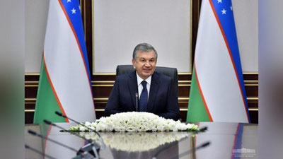 'Prezident Mustaqillik bayrami esdalik nishoni bilan mukofotlash to`g`risida farmon imzoladi'ning rasmi