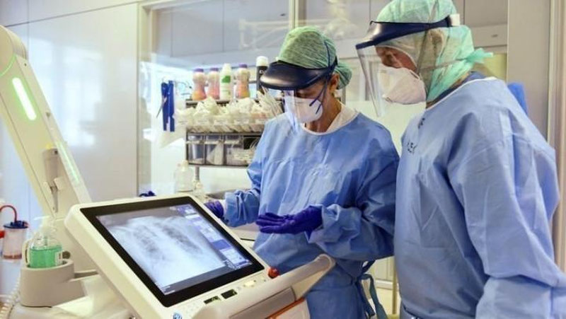 'O`zbekistonda bir kunda 482 nafar kishida koronavirus, 221 nafar kishida pnevmoniya aniqlandi'ning rasmi