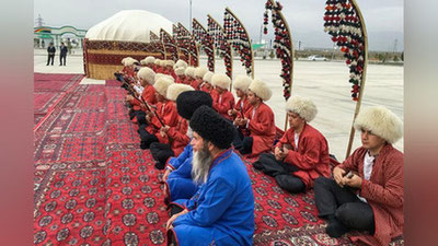 'Туркман ёшлари хорижга чиқарилмайди'ning rasmi