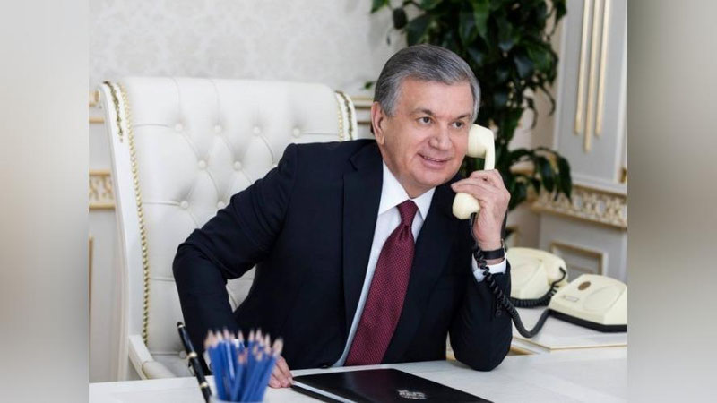 'Shavkat Mirziyoev Vladimir Putin bilan telefon orqali muloqot qildi'ning rasmi