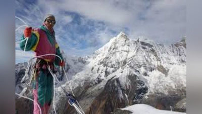 'Nepallik  alpinist  Everest cho`qqisini  zabt etib, yangi rekordni  o`rnatdi'ning rasmi