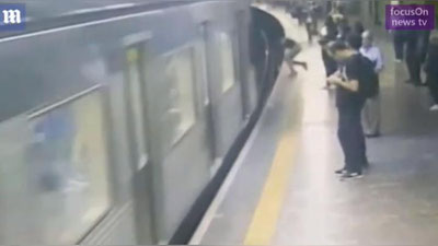 Изрображение 'В САН-ПАУЛУ ПСИХОПАТ СТОЛКНУЛ ЖЕНЩИНУ ПОД ПОЕЗД (ВИДЕО)'