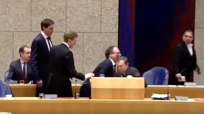 Изрображение 'Глава Минздрава Нидерландов потерял сознание на обсуждении COVID-19 (видео)'