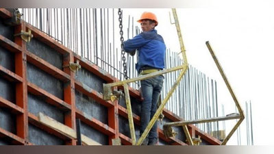 Изрображение 'В КЕМЕРОВО СТРОИТЕЛЬ УПАЛ С 9 ЭТАЖА И УШЕЛ ДОМОЙ'