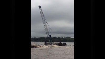 'Rossiyada qurilish krani quladi (Video)'ning rasmi