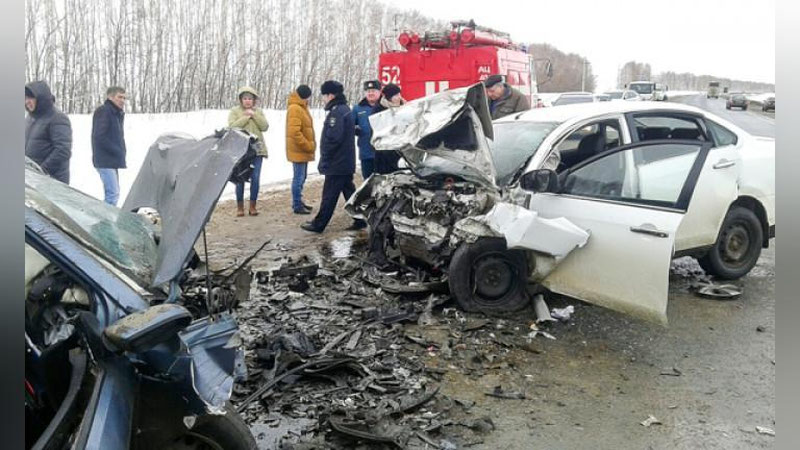 Изрображение 'В КРУПНОЙ АВАРИИ ПОД САРАТОВОМ СНОВА ПОГИБЛИ ГРАЖДАНЕ УЗБЕКИСТАНА'