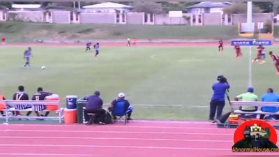 Изрображение 'Молния ударила в футбольное поле и сразила четырех игроков (видео)'