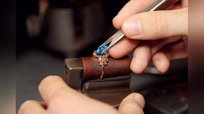 'Заргарлик саноатини ривожлантириш бўйича Президент қарори имзоланди'ning rasmi