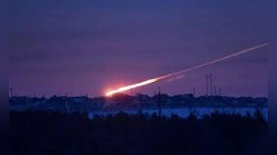 'Мичиган осмонида ёрқин чақнаш оқибатида уйлар ларзага келди (видео)'ning rasmi