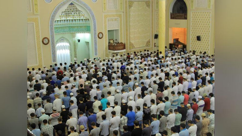 'Ramazon hayiti namozini o`qish vaqti ma`lum qilindi 'ning rasmi