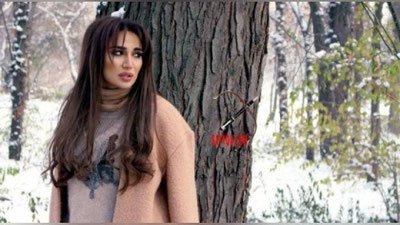 Изрображение 'МУНИСА РИЗАЕВА ДЕЛИТСЯ ЛИЧНЫМ В НОВОЙ ПЕСНЕ "БЕЗ ТЕБЯ" (ВИДЕО)'