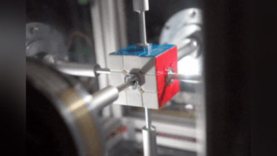 Изрображение 'РОБОТ УСТАНОВИЛ НОВЫЙ РЕКОРД ПО СБОРКЕ КУБИКА РУБИКА (ВИДЕО)'