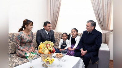 Изрображение 'ВИДЕО: ПОЕЗДКА ПРЕЗИДЕНТА УЗБЕКИСТАНА ПО СЕРГЕЛИ'