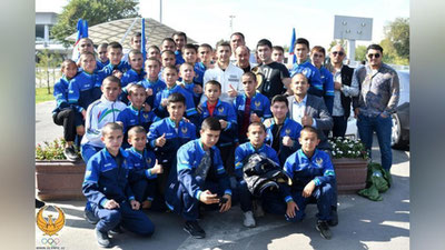 Изрображение 'Исроила Мадримова торжественно встретили поклонники бокса (фото)'