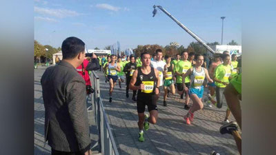 Изрображение 'Видео: Первый международный благотворительный полумарафон в Самарканде'