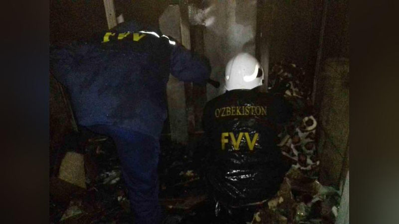 Изрображение 'Сотрудники МЧС в Самарканде спасли от пожара мать и дочь'