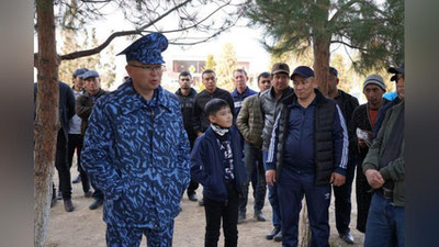 'General Qashqadaryo xalqning IIV tizimiga oid qiziqtirgan savollarga javob berdi'ning rasmi