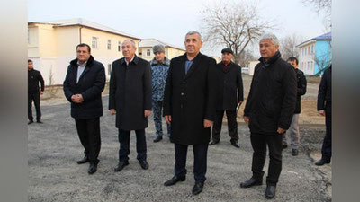 'Jizzax: sayyor qabul doirasida 1 km. yo`lga shag`al yotqizildi, 50 ta elektr simyog`och o`rnatildi'ning rasmi