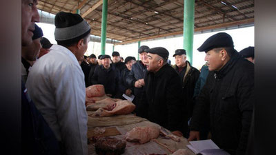 '“Mazasi og`izda qolar yaxna go`shti bor bozorning bu ko`rinishi biz uchun uyat!” Zoyir Mirzaev Chiroqchidagi mashhur bozor borasida muhim qarorga keldi (foto)'ning rasmi
