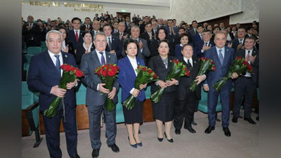 'Кимлар сенатор қилиб сайланди? Тўлиқ рўйхат (фото)'ning rasmi