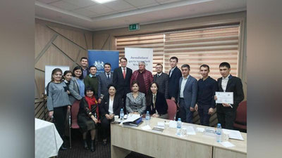 'Korrupsiyaga qarshi kurash mavzusidagi tanlov g`oliblari taqdirlandi. G`oliblar safida "Darakchi" muxbiri ham bor'ning rasmi