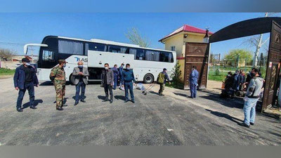 Изрображение 'Из карантина в самаркандском лагере "Дустлик" выписались 292 человека'