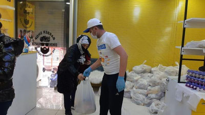 Изрображение 'В Турции помогают узбекистанцам, оставшимся без средств к существованию (фото, видео)'