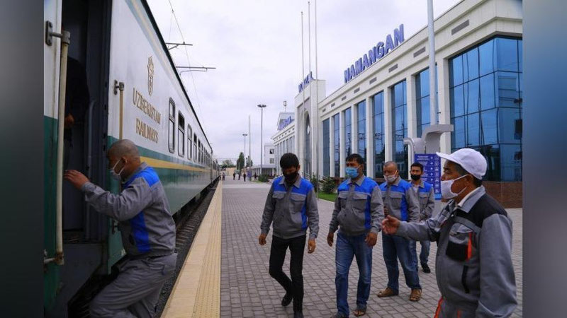 Изрображение 'Наманган отправил 800 строителей для возведения новых домов в Сырдарьинской области'