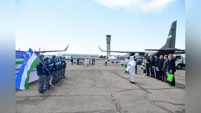 Изрображение 'Награждена группа узбекских врачей, отправившихся на помощь в Таджикистан (фото, видео)'