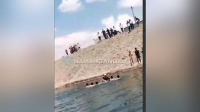 'Namanganda suvda cho`kib ketgan bolani qutqarib olishdi. Biroq, mashinalar yo`l bermagani sabab shifoxonaga etkazab borisholmadi (video)'ning rasmi