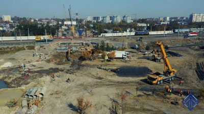 'Sergelida 6 tasmali 3 ta yo`l o`tkazgich va avtomobil yo`li qurilmoqda (video)'ning rasmi