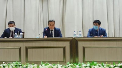 'Poytaxt maktablarida sharoitlar yaratilganiga qaramay OTMga kirish bo`yicha ko`rsatkich past. Vazir o`tkazgan yig`ilishda shu masala muhokama etildi'ning rasmi