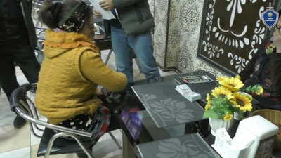 'Andijondagi  “Gap” kafesida 4 oylik o`g`il farzandini 5200 AQSh dollariga sotayotgan 20 yoshli ona qo`lga olindi'ning rasmi