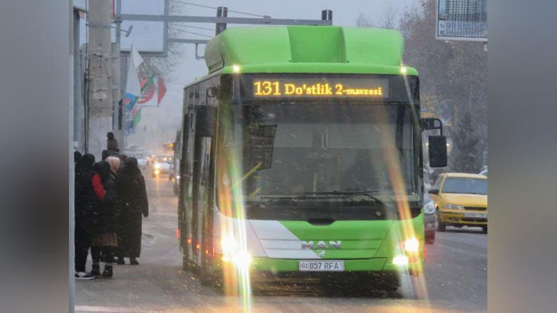 Изрображение 'Пассажиров в Ташкенте попросили "заранее пользоваться автобусами" из-за возможных пробок'