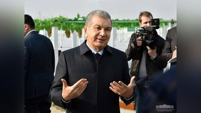 '"Qo`rqmanglar! Ortingizda Prezident turibdi". Shavkat Mirziyoev «Darakchi.uz» va boshqa OAV xodimlari bilan jonli muloqot qildi (video)'ning rasmi