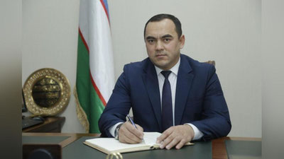 'Mehmonlarni kutib olish uchun nega mening gul qizlarim gul ko`tarib chiqishi kerak — Abduqodir Toshqulov "gulchi" qizlar masalasida fikr bildirdi'ning rasmi